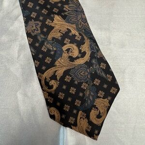 Bill Blass Black Paisley Men’s Neck Tie